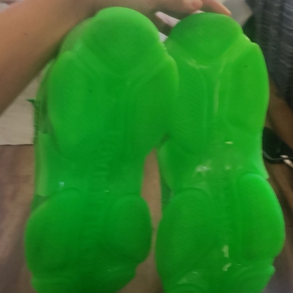 Balenciaga Triple S neon green size 8 - Picture 6 of 6